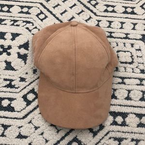 H&M baseball hat in tan faux suede